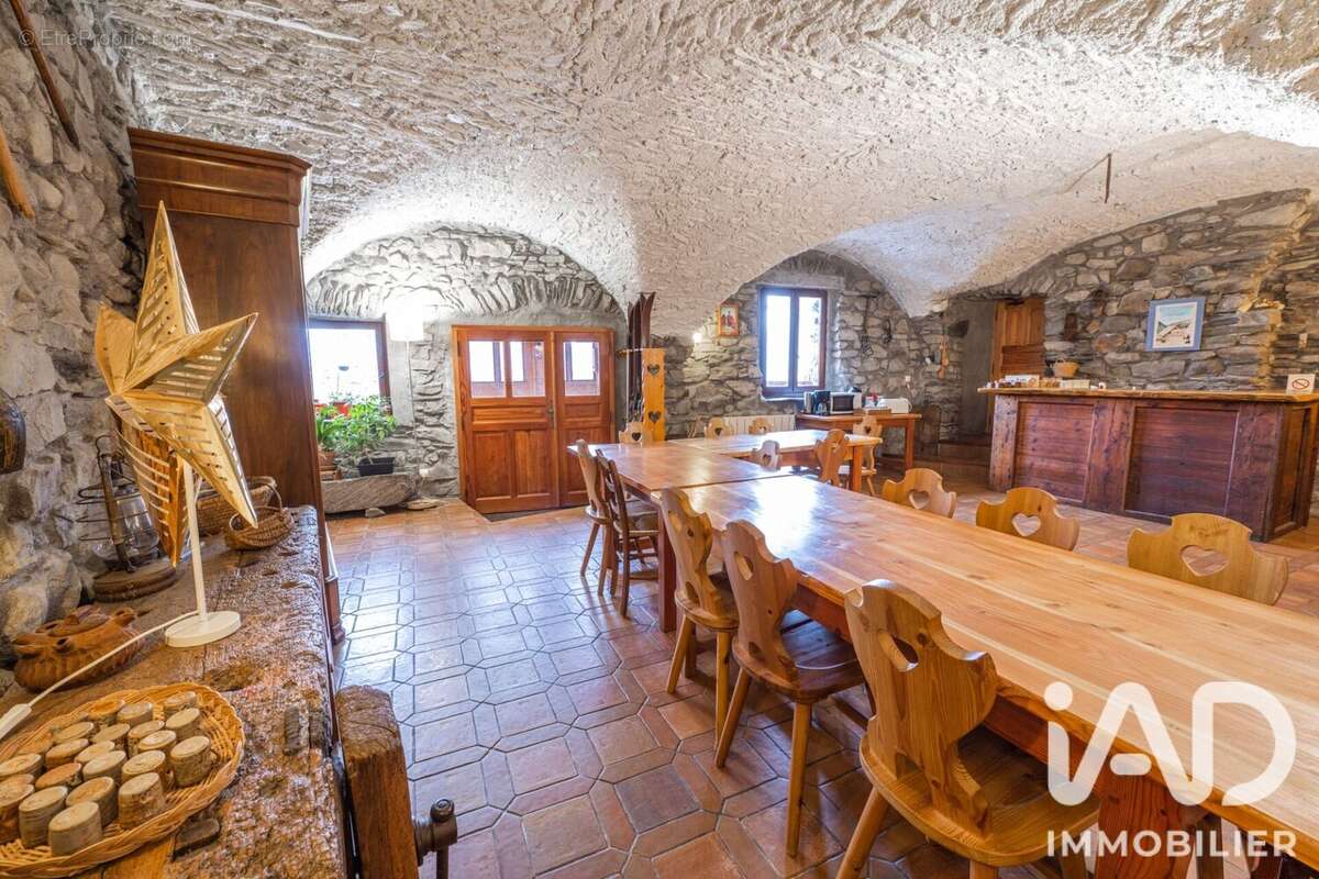 Appartement 81 m² à Oz  - photo 5