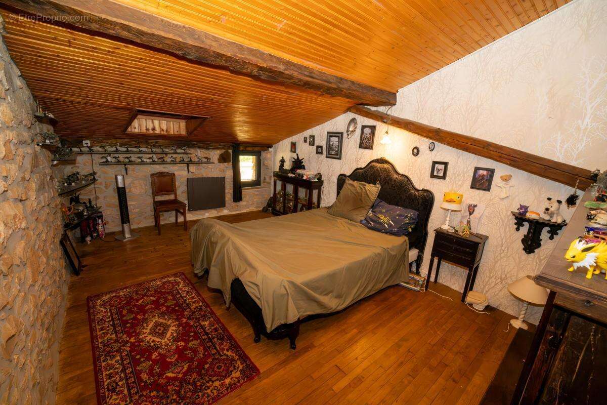 Maison 137 m² à Lussas-Et-Nontronneau  - photo 25