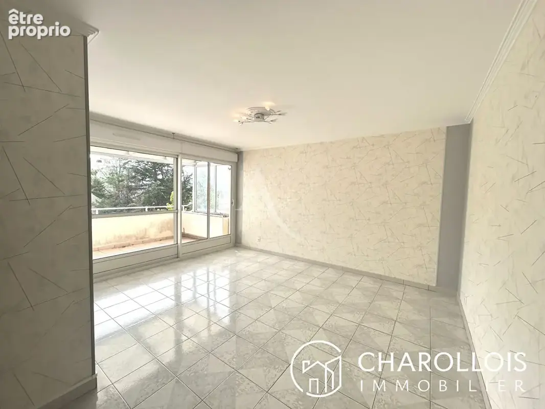 Appartement à CHARNAY-LES-MACON