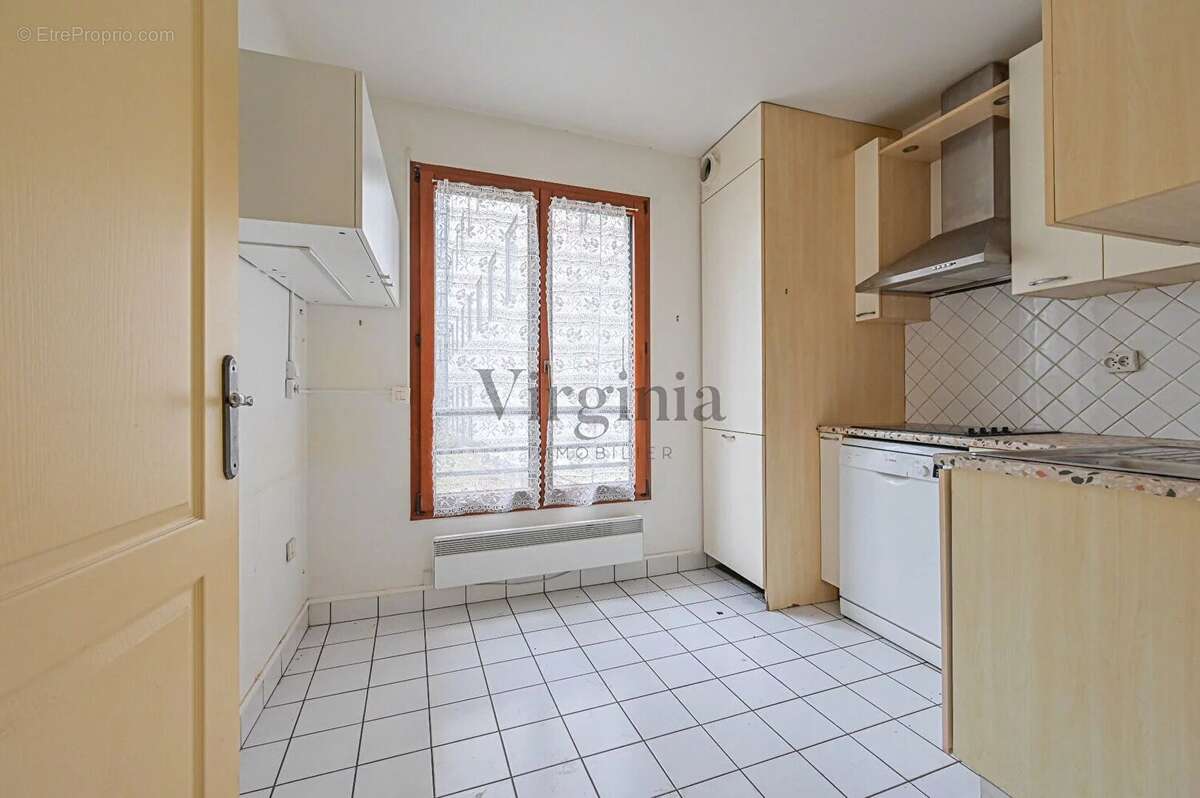 Appartement à CHARENTON-LE-PONT