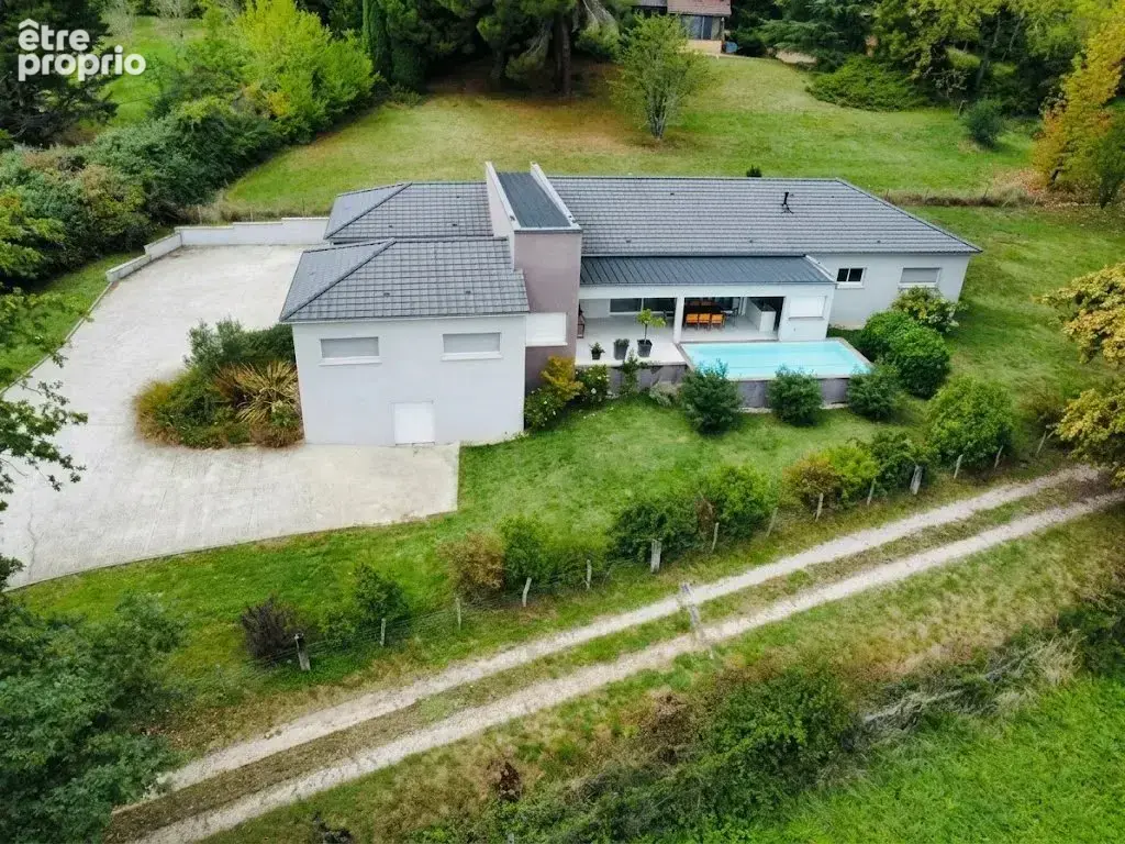 VAYRAC - Maison récente aux belles prestations - photo 1