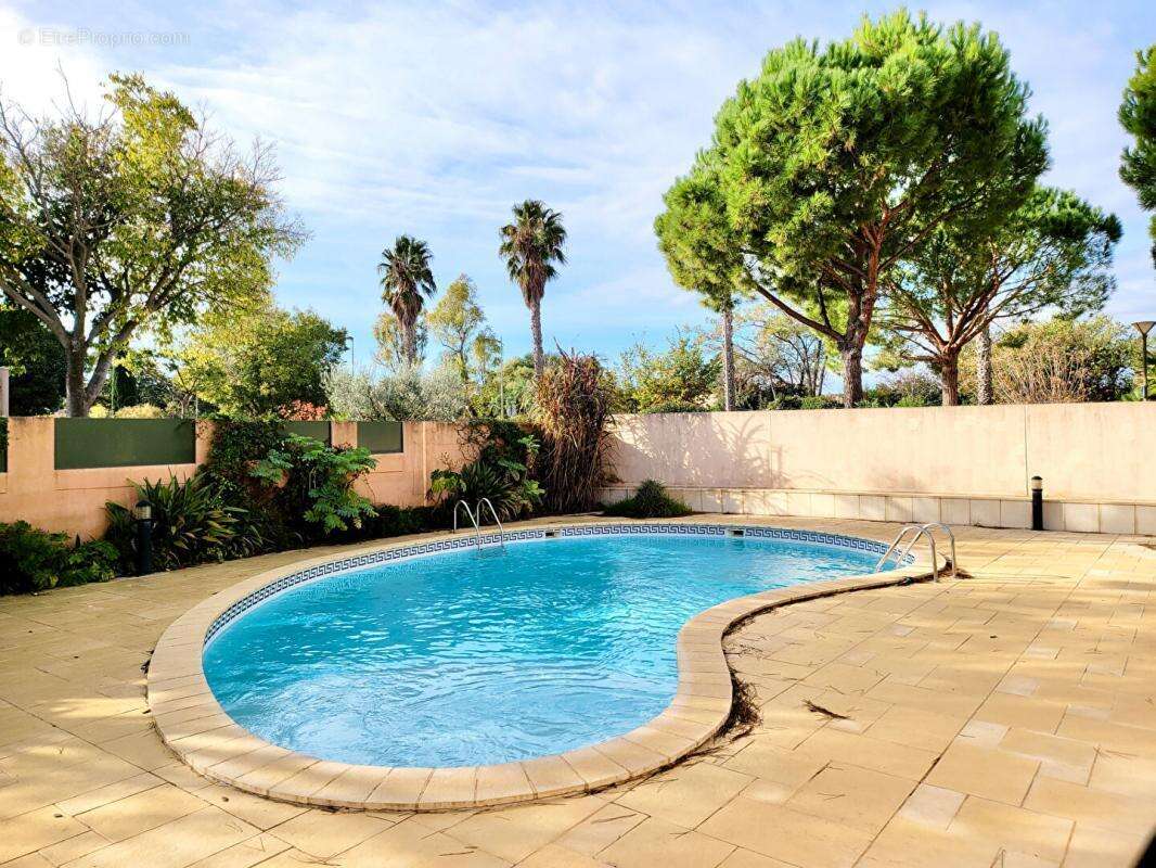 Appartement à SAINT-CYR-SUR-MER