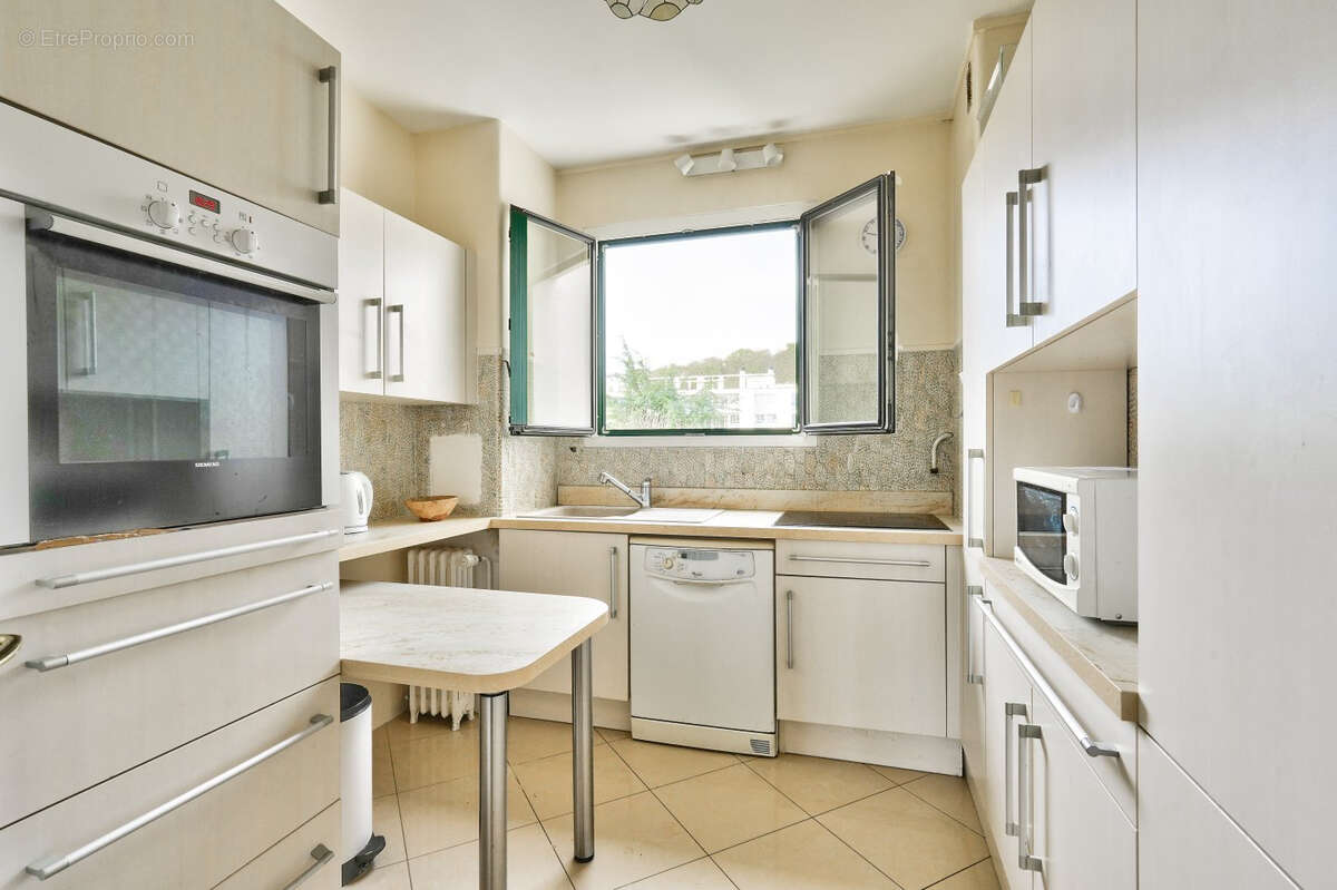 Appartement à VILLE-D&#039;AVRAY