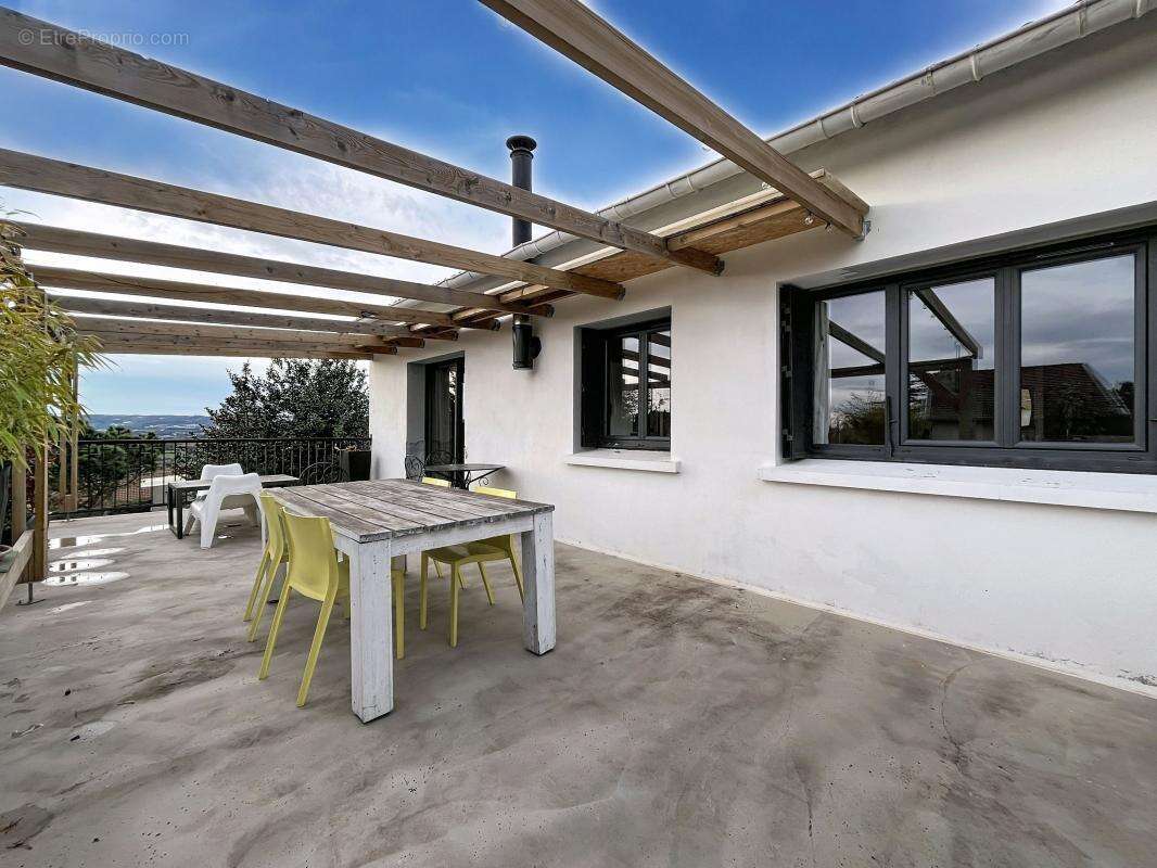 Maison à SAINT-ROMAIN-DE-LERPS