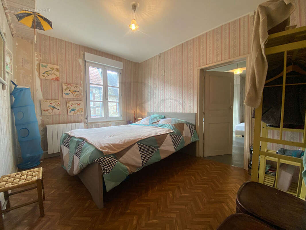 Maison à SAINT-GEORGES-DE-ROUELLEY