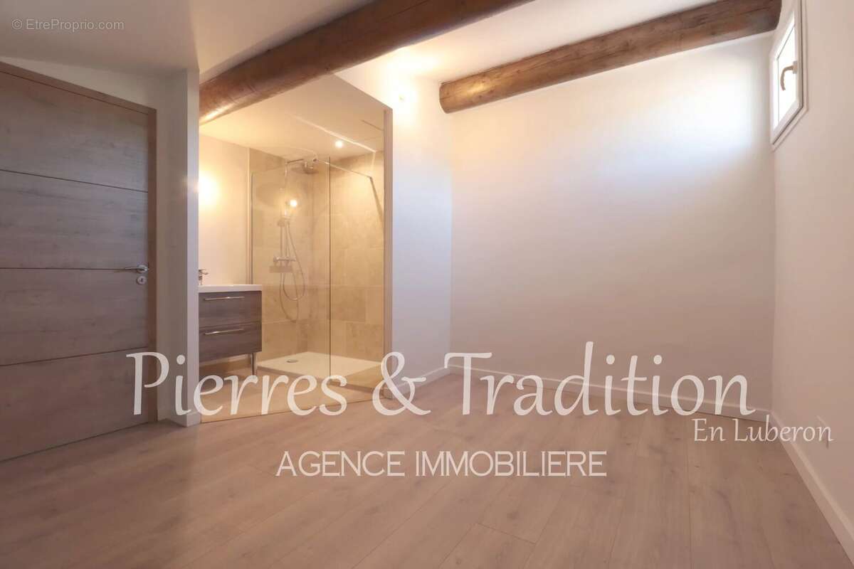 Maison à ROUSSILLON