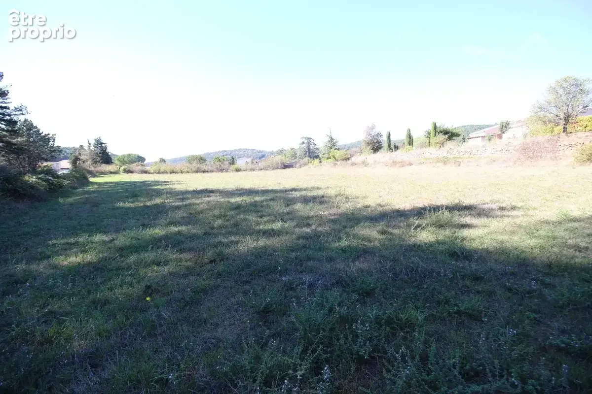 Terrain constructible de 4000 m² - photo 5