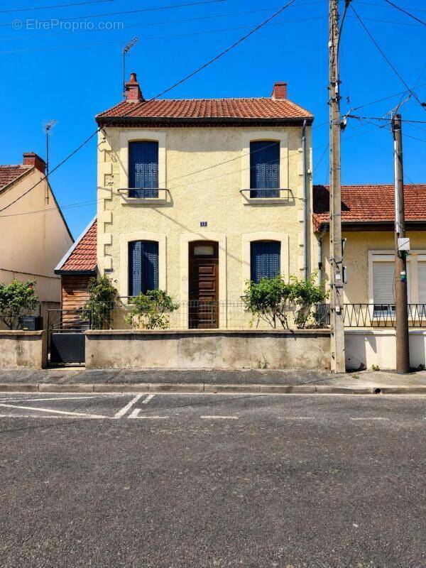 Maison à MONTLUCON