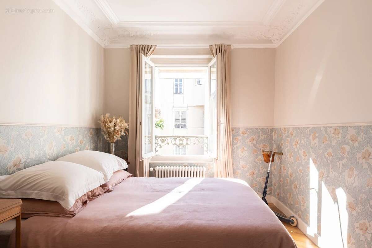 Appartement à PARIS-7E