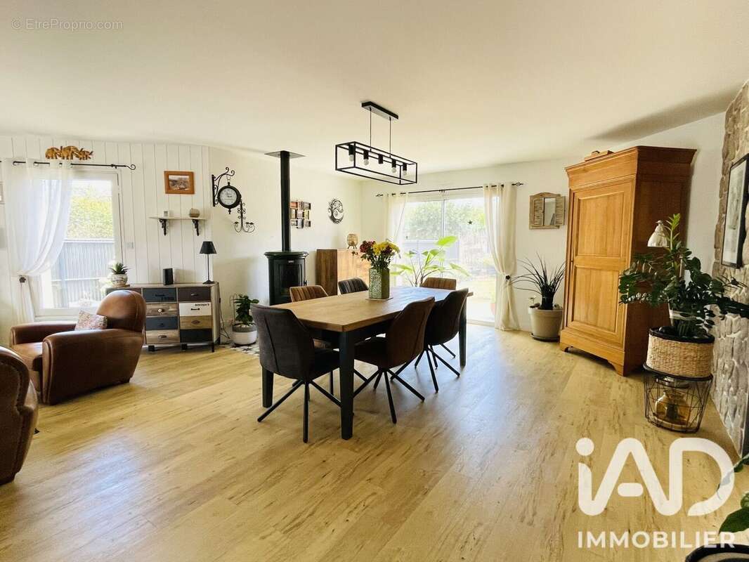Maison 129 m² à Somloire  - photo 7