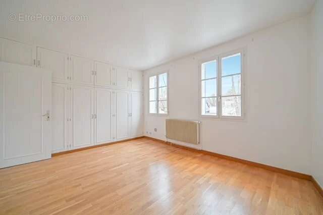 Exclusivité : Grand Duplex en plein centre de Rueil Malmaison - photo 9