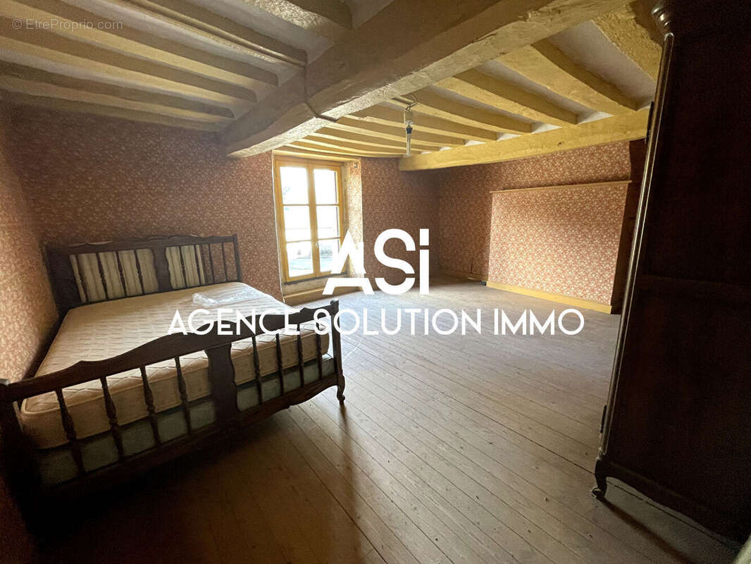 Maison à LA BAZOUGE-DES-ALLEUX
