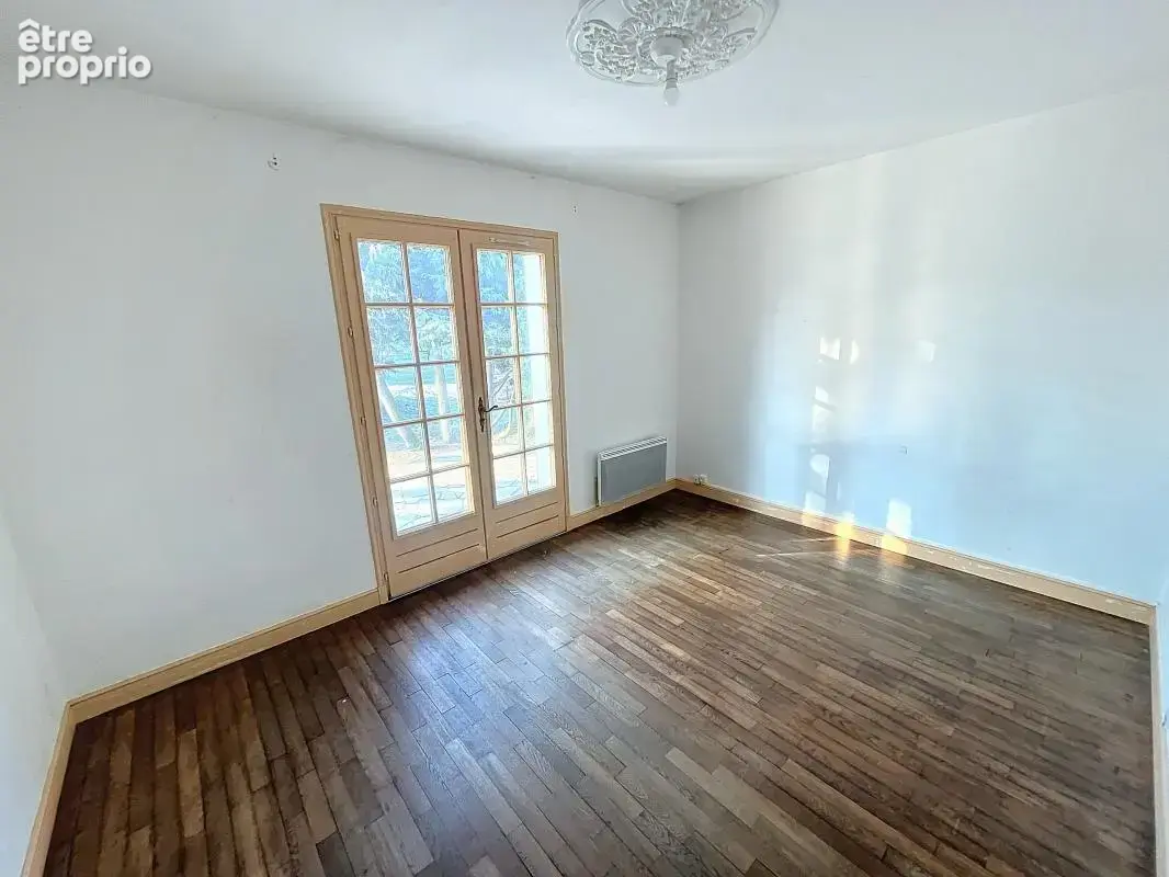 A SAISIR -  Maison de caractère avec grand volume ! - photo 10