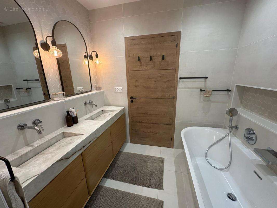 Maison à ETOILE-SUR-RHONE