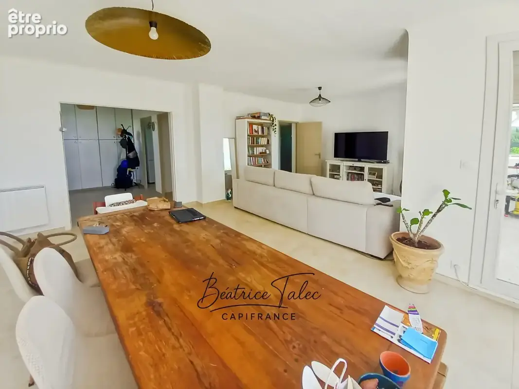 Appartement t4 110 m² entièrement rénové – vues panoramiques sainte-victoire & mont aurélien - jardin - parkings - photo 3