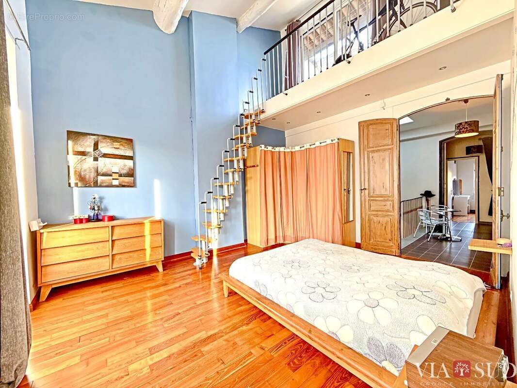 LA PALME  Maison 225 m² + rooftop vue mer + T2 loué + garage - photo 8