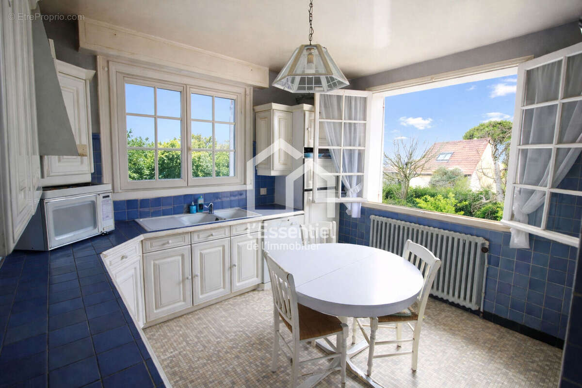 Maison à VERNEUIL-SUR-SEINE