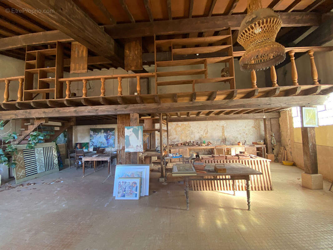 Maison à CENNE-MONESTIES