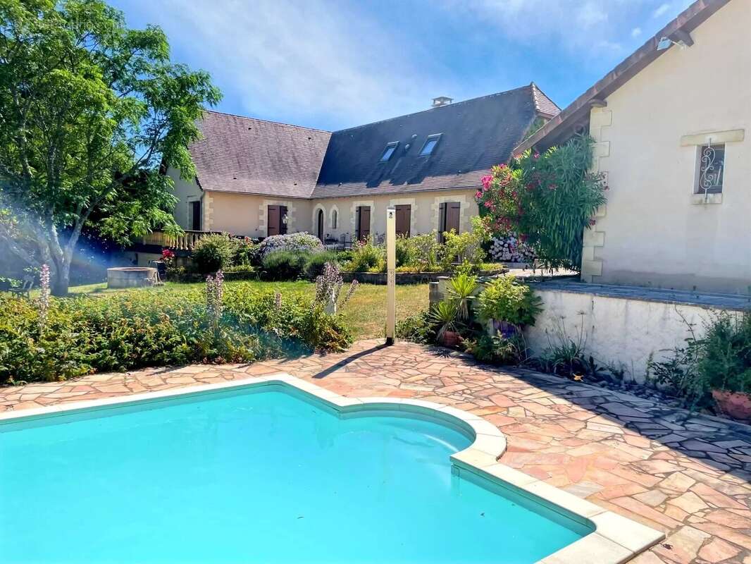Maison familiale périgourdine contemporaine dans un cadre idyllique - photo 2