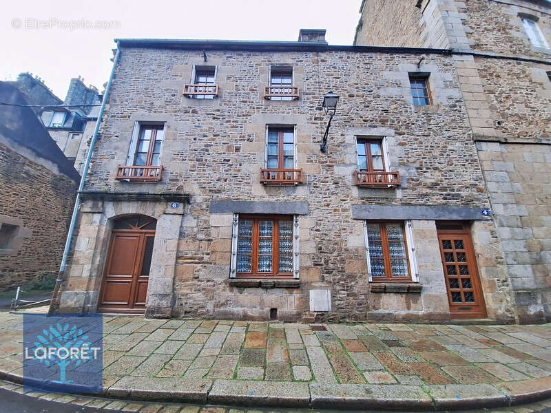 Maison à FOUGERES