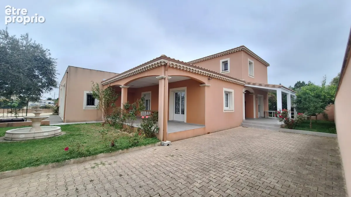 Maison 176 m² habitables et 234 m² entrepôts sur 1132 m² terrain pierrelatte 26700 - photo 1
