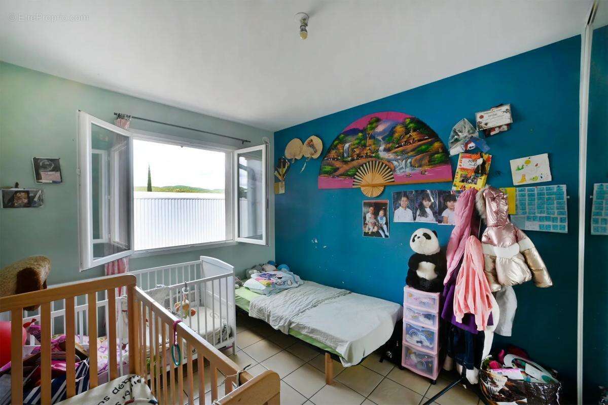 Maison à SAINT-JULIEN-LES-ROSIERS