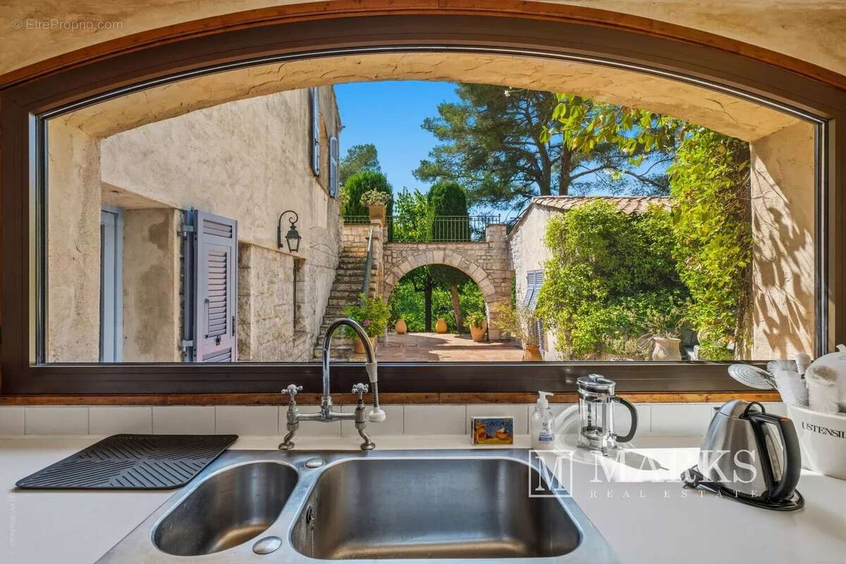 Maison à EZE