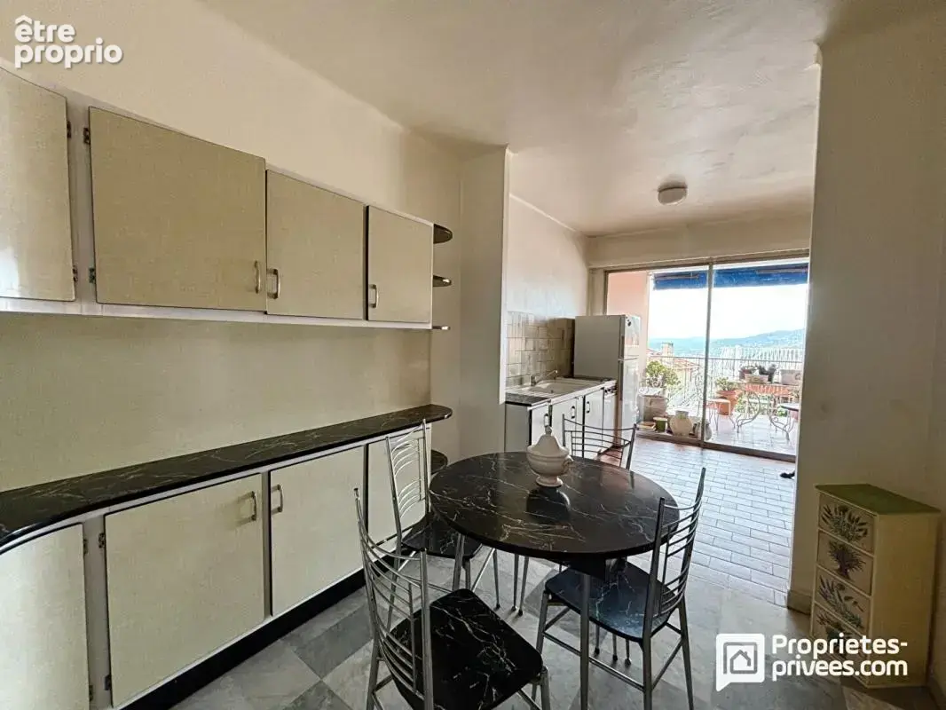 Appartement spacieux avec terrasse et parking, quartier Saint-François - Grasse - photo 12