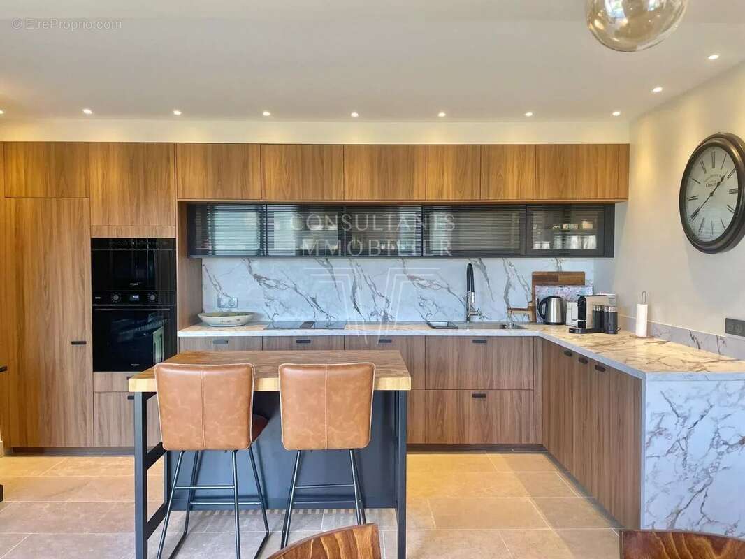 Trouville sur mer residentiel. maison 5 chambres jardin et garage. - photo 10