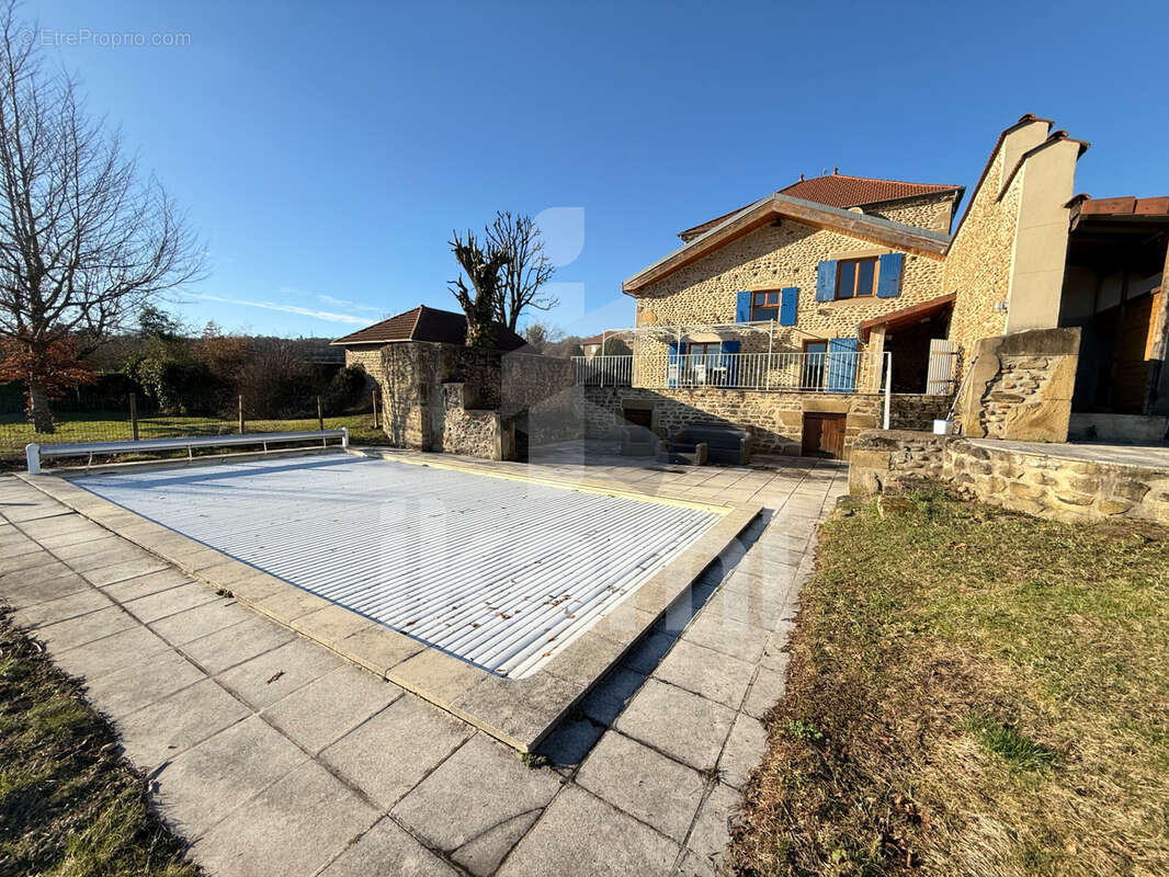 Maison à CHATEAUNEUF-DE-GALAURE