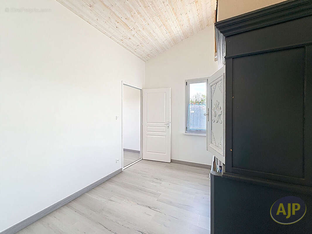 SAINT-DENIS-DU-PAYRE - Charmante maison de plain-pied 123 m² - photo 9