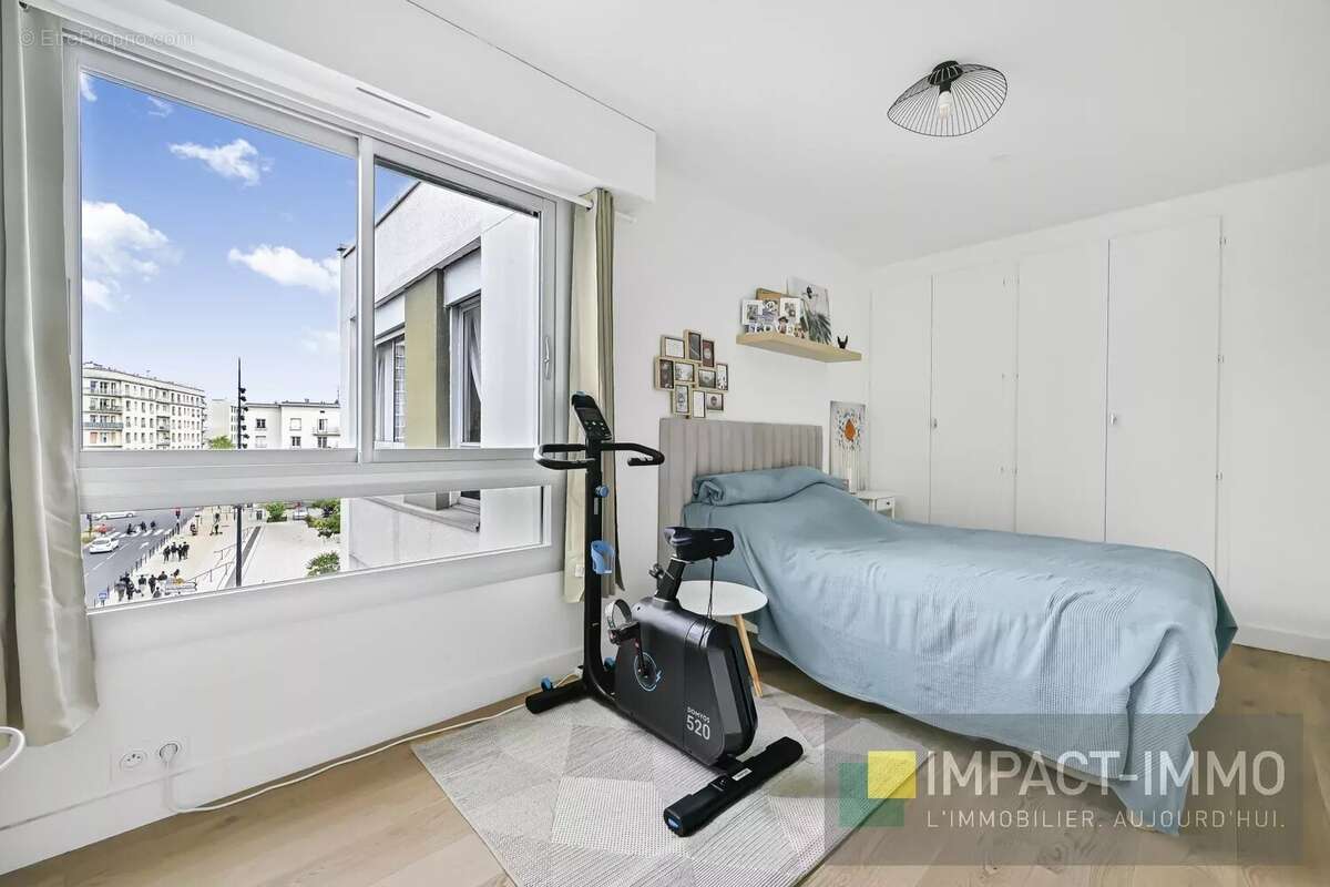 Appartement à COURBEVOIE