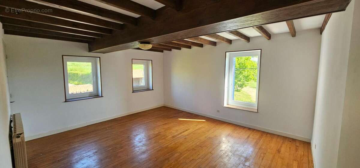 St just en chevalet - corps de ferme - photo 6