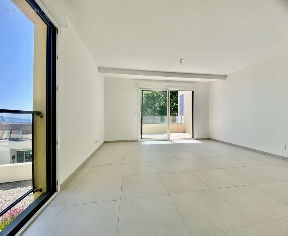 Appartement à LA TURBIE