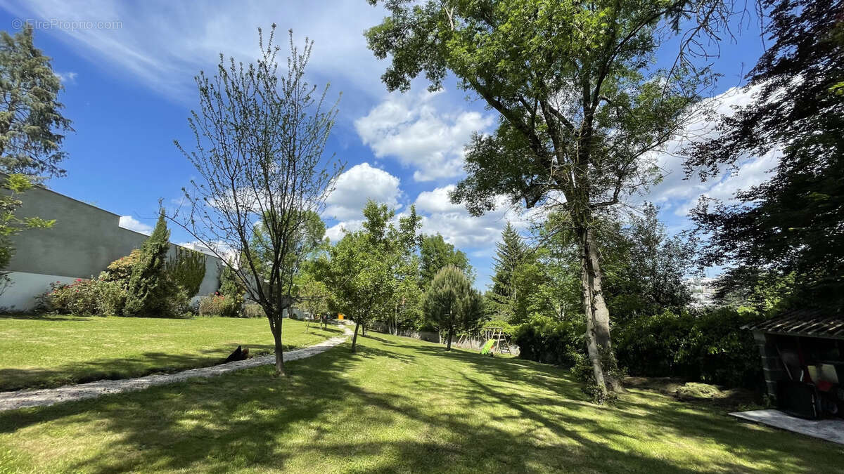 Maison à SAINT-PRIEST-EN-JAREZ