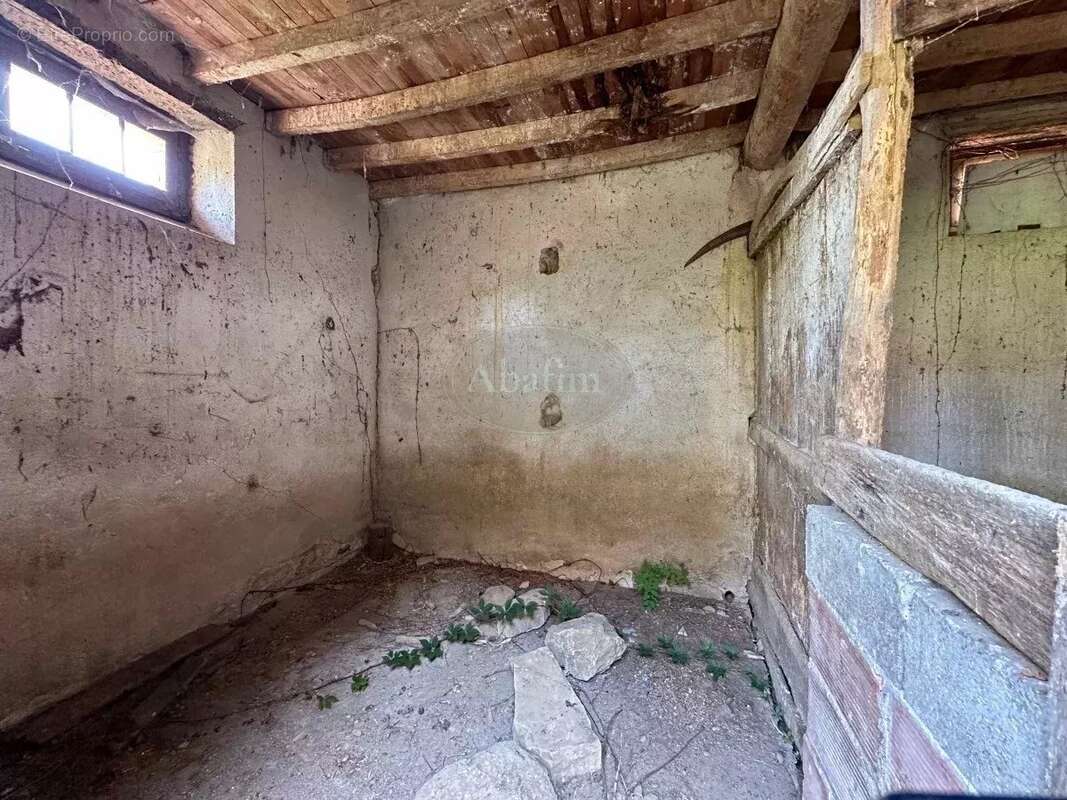 Maison à MONLEON-MAGNOAC