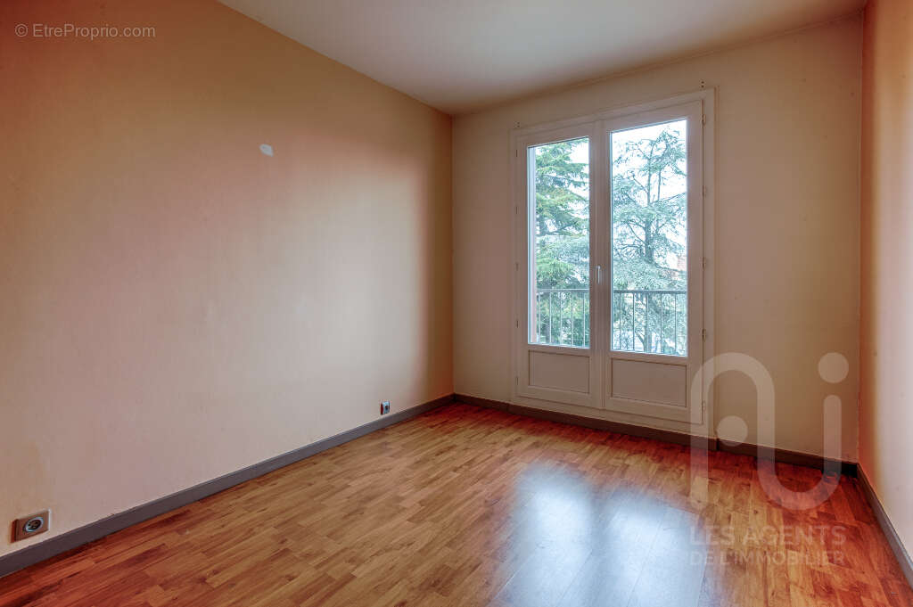 Appartement 3 pièces avec balcon, cave et parking ? Sartrouville, limite Bezons / Argenteuil - photo 9