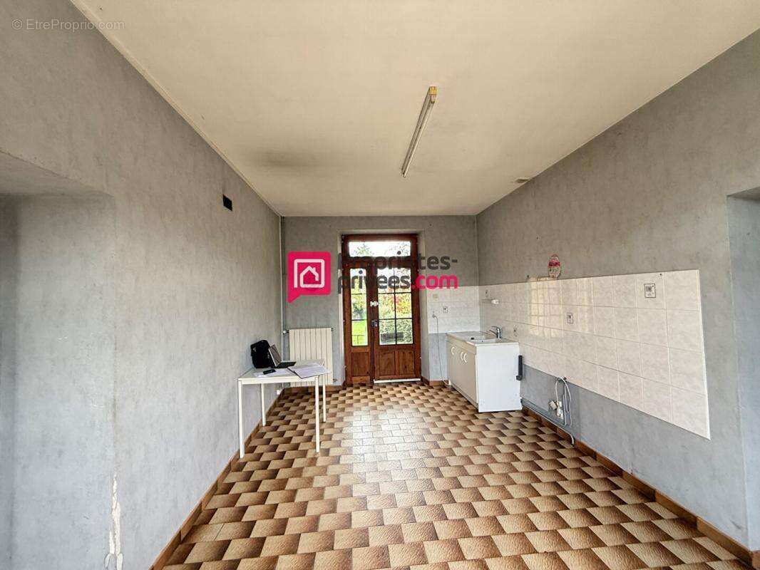 Maison - 15MN Sainte Maure De Touraine - Terrain 7800m2 - photo 5