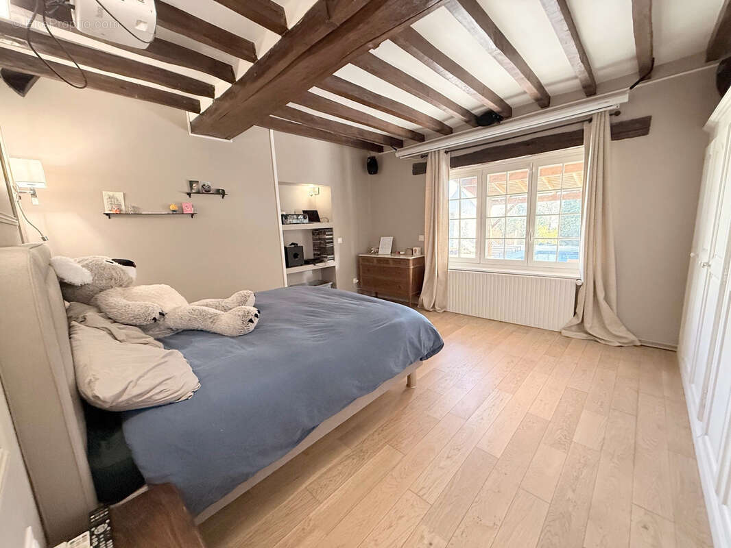 Maison à HOUDAN
