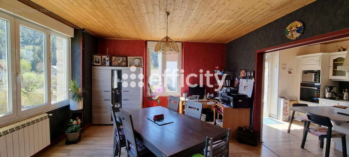 Maison à LE MALZIEU-VILLE