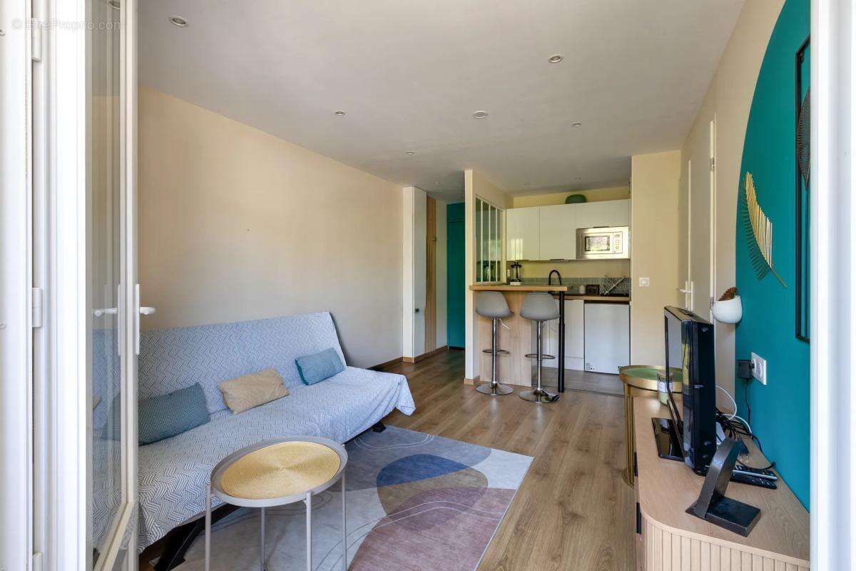 Appartement à BORMES-LES-MIMOSAS