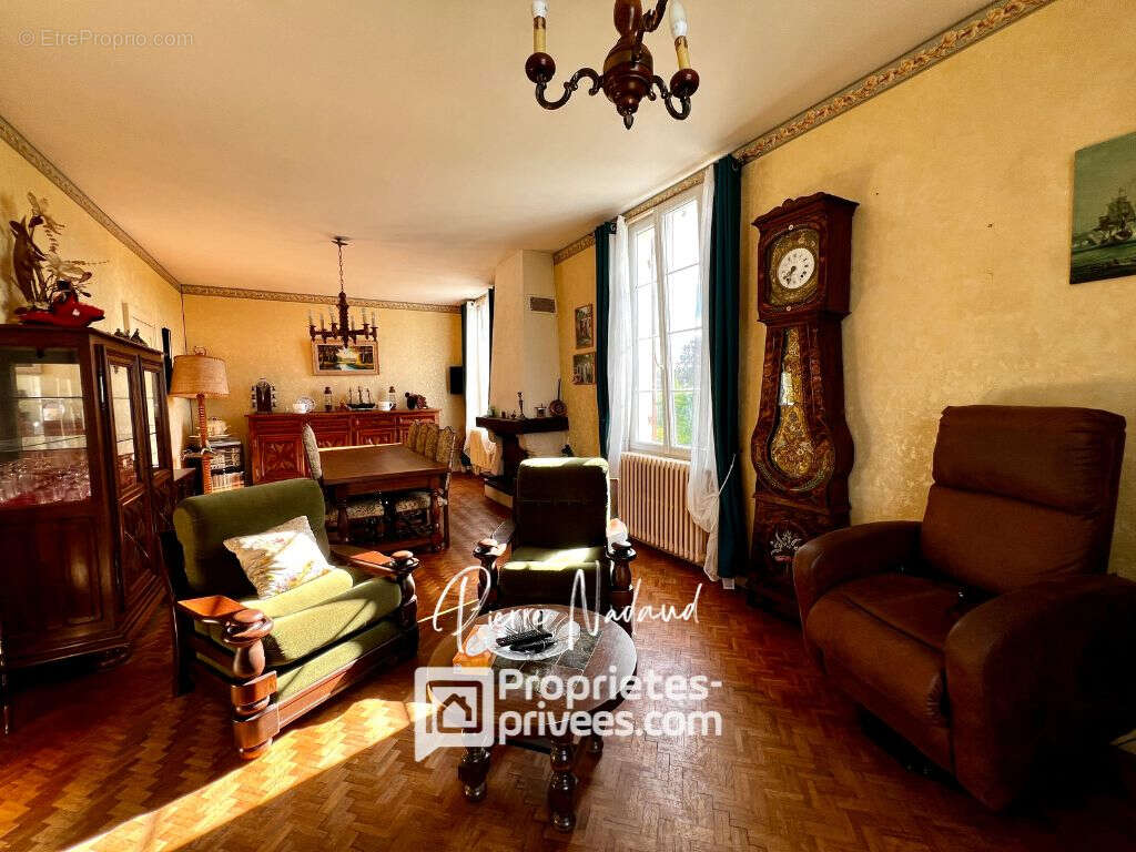 Maison 4 pièces 3 chambres 139 m2 - photo 4