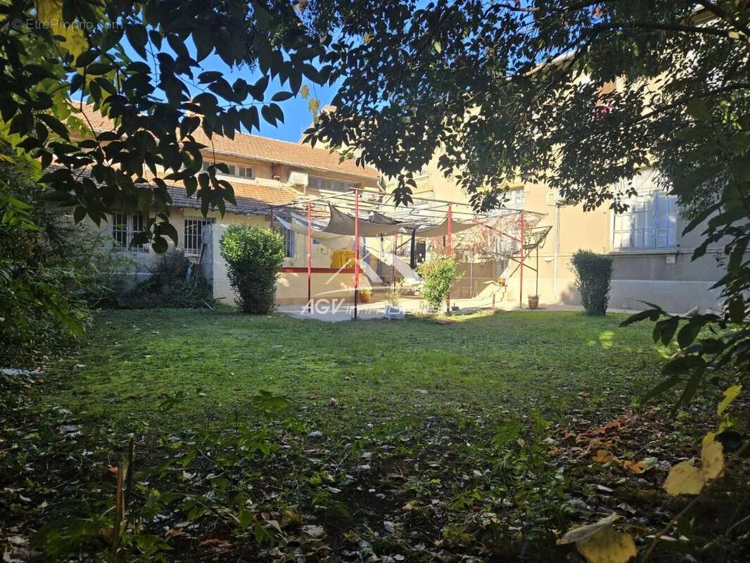 Appartement à SALINDRES