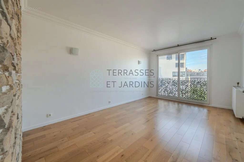 Appartement à PARIS-20E