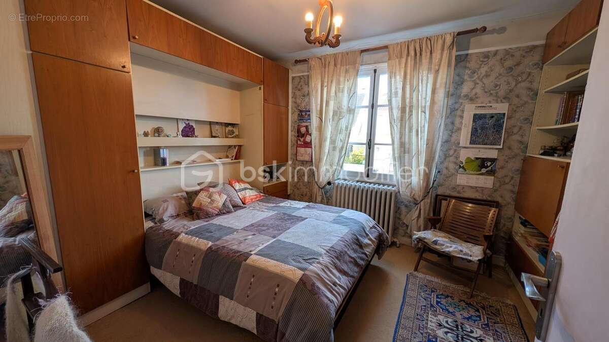 Maison à LES CLAYES-SOUS-BOIS