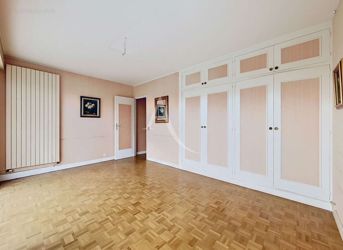 Appartement 5 pièces de 133 m² - Saint-Germain-en-Laye - photo 16