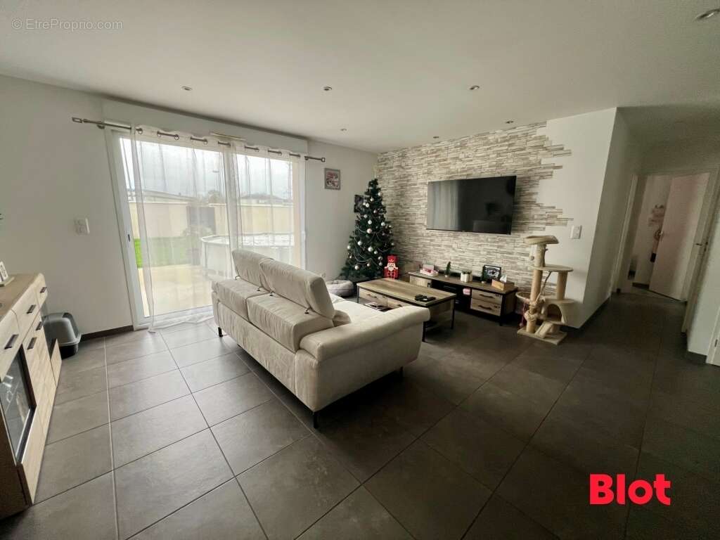 Maison à SAINT-MEEN-LE-GRAND