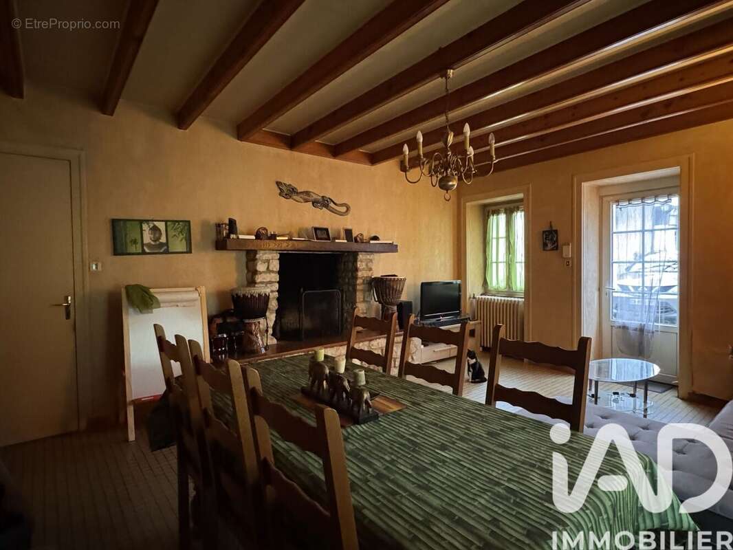 Maison 138 m² à La Caillere-Saint-Hilaire  - photo 6