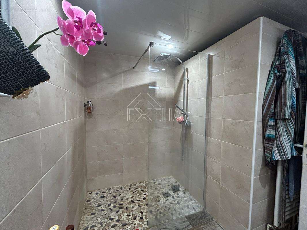 Corps de ferme 7 pièces 182 m² avec dépendances, grange et jardin 855 m² à Gommecourt - photo 16