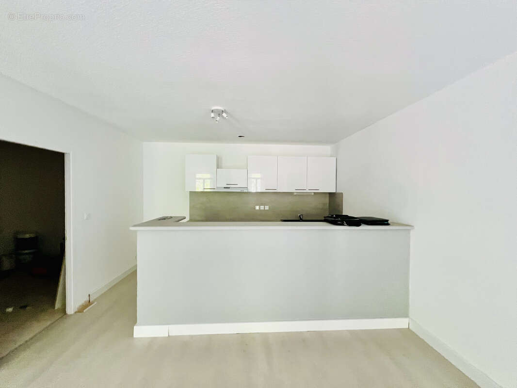 Appartement à LAMALOU-LES-BAINS